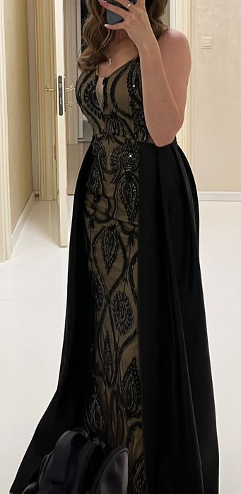 Vând rochițe în stare bună