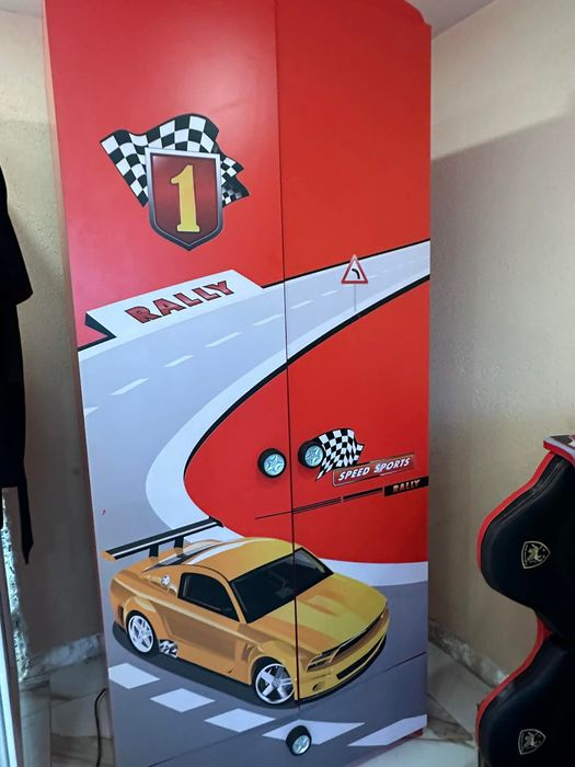 Легло Макуин с гардероб