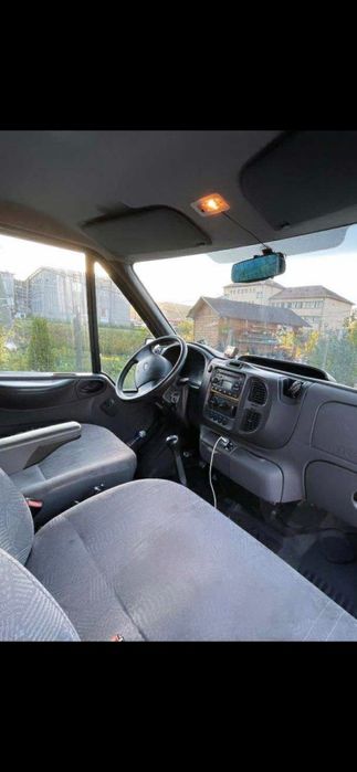 De vânzare ford transit modelul scurt cu 110 cai masina arata bine
