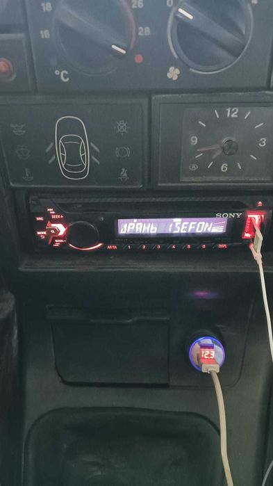 Продам магнитолу сони