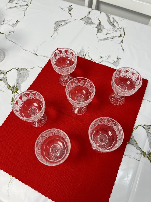 Продаются хрустальные вазы по 500т.