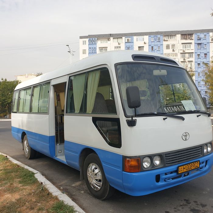 Катафалк с бригадой носильщиков. Тойота 15 мест. Мерседес 12 мест.