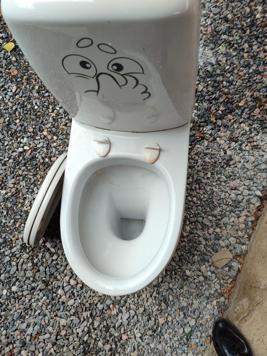 Унитаз б у. В хорошем.