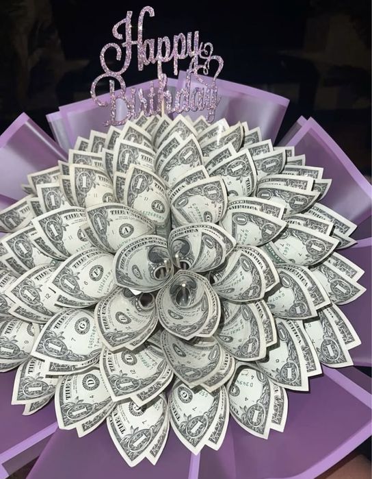 Денежные букеты декор по желанию