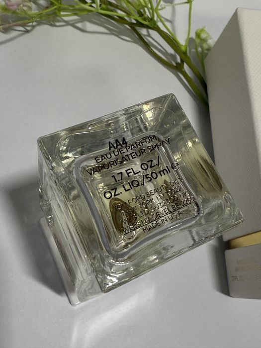 Продам парфюм TOM  FORD - WHITE SUEDE.