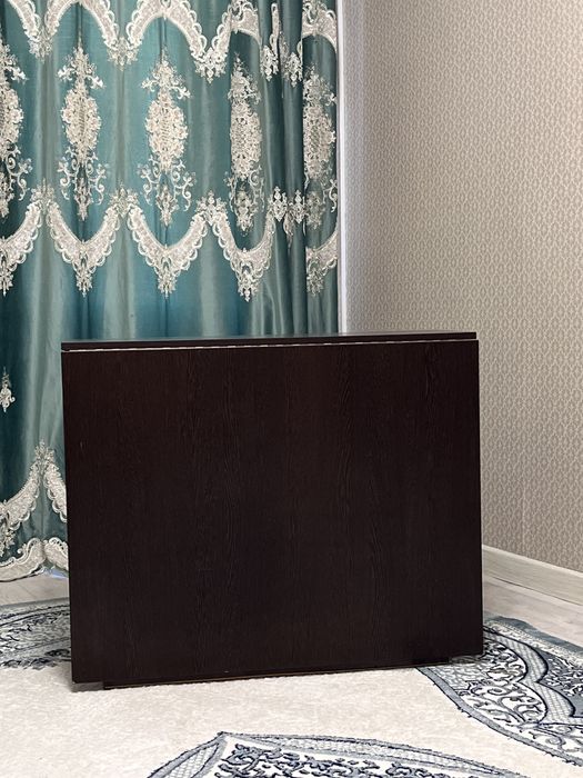 Стол для гостиной комнаты