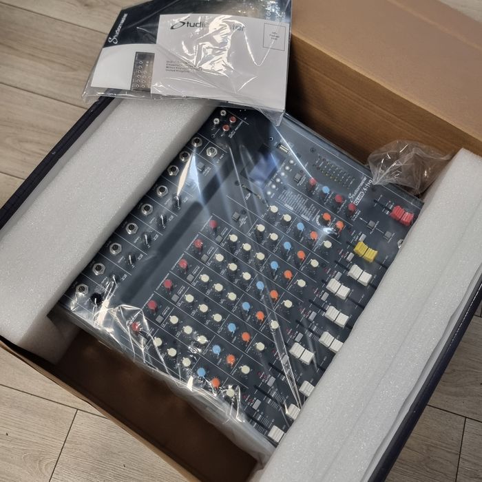 Amanet F28: Mixer analogic Studiomaster Club XS10 plus