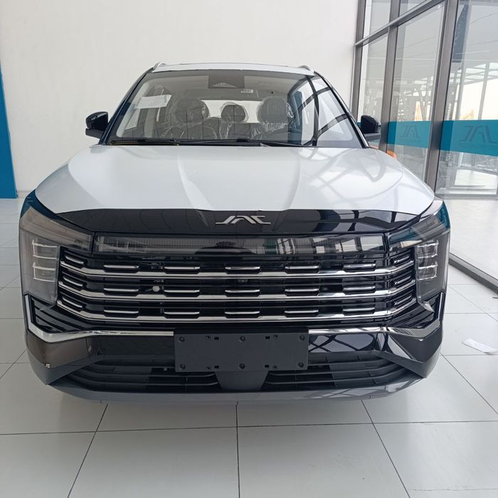 JAC. JS8
ТЕХНИК  ХУСУСИЯТЛАРИ

Ўриндиклар сони.         6
Умумий ўлчам