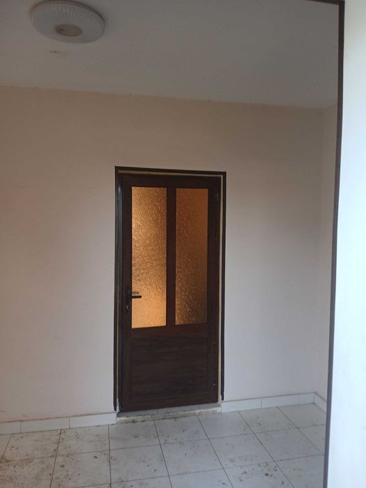 Hovli sotiladi. Uy sotiladi.