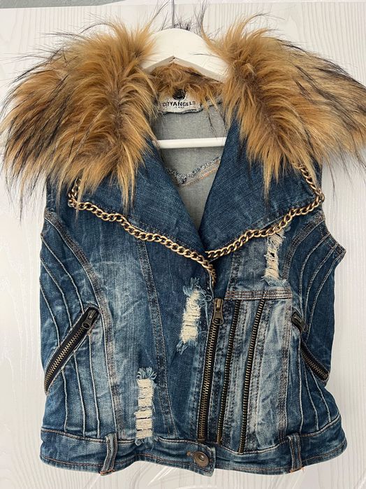 Късо дънково елече с пухена яка