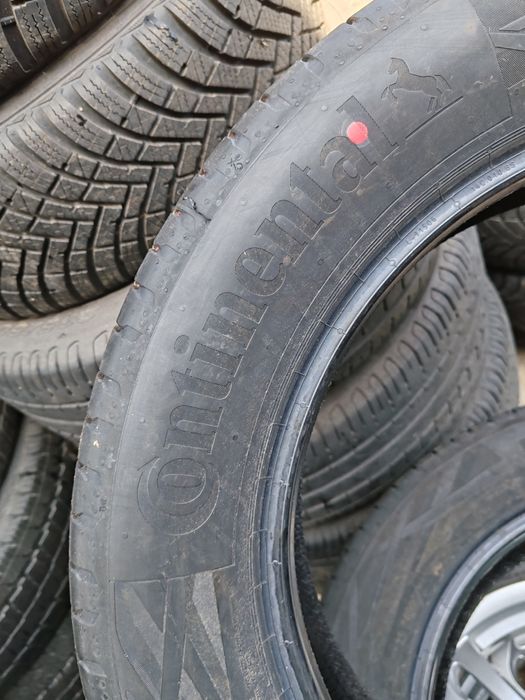 215/60/18- Continental