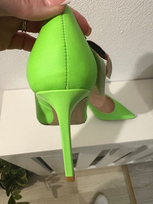 Pantofi stiletto piele verde neon superbi