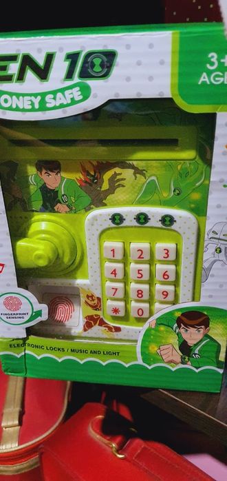 Продаётся  детский сейф копилка