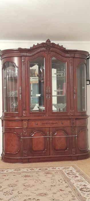 Гостинной сервант