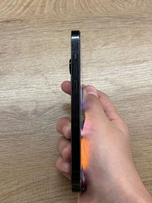 iPhone 14 Pro Space Black/128 GB. Два калъфа+оригинално зарядно.