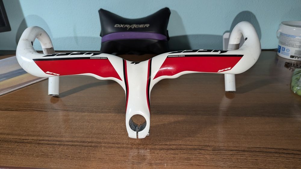 Карбоновый руль интегрированный