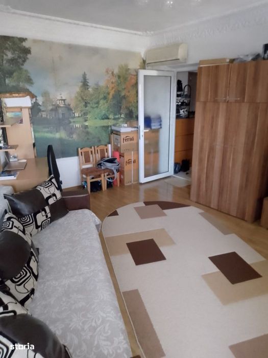 De Vanzare Apartament cu 3 camere zona Progresu