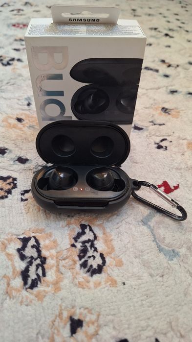 Продам наушники. Samsung Buds.