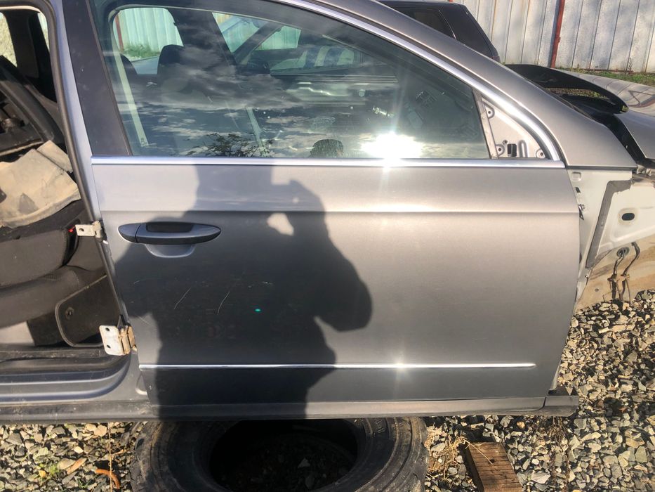 Предна дясна врата за Пасат б6 комби