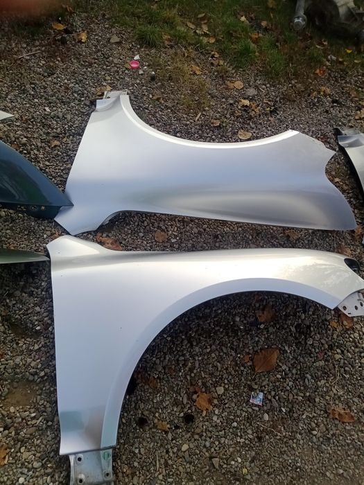 Vând aripa/aripi fata stanga/dreapta vw touareg 7L 2003-2007