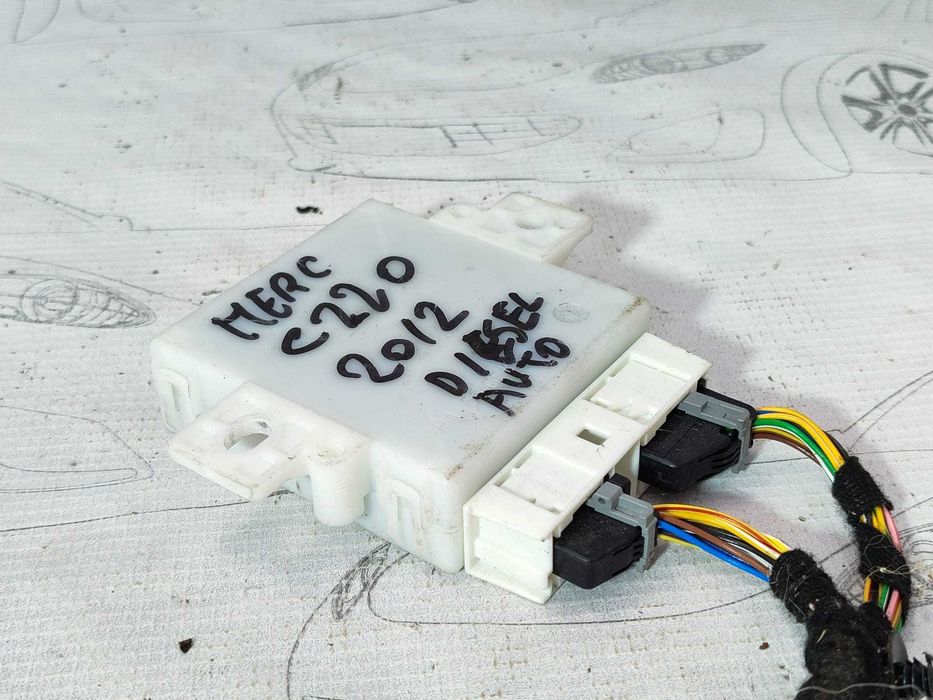 Unitate control senzori parcare Mercedes-Benz C W204 COD: A2049009004 2012 / [2007-2014] / (5G3)
