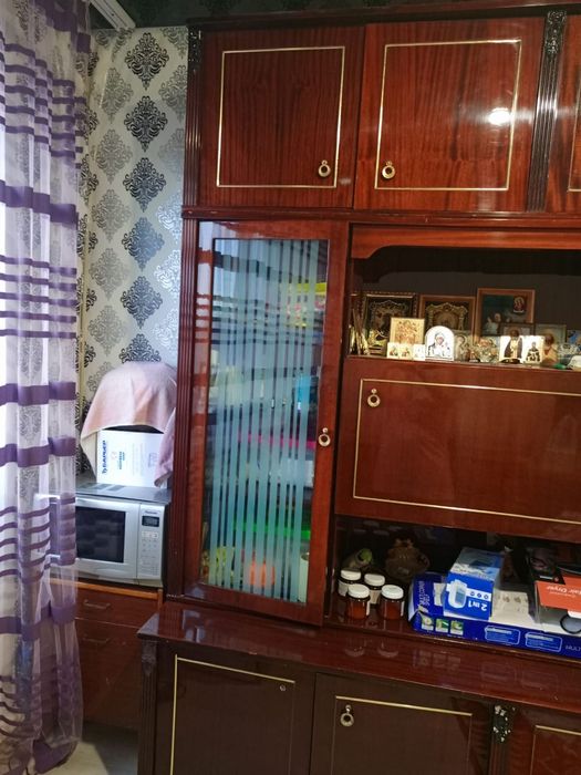 Отдам даром стенку