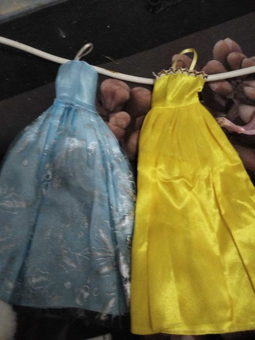 Продам куклу с набором одежды