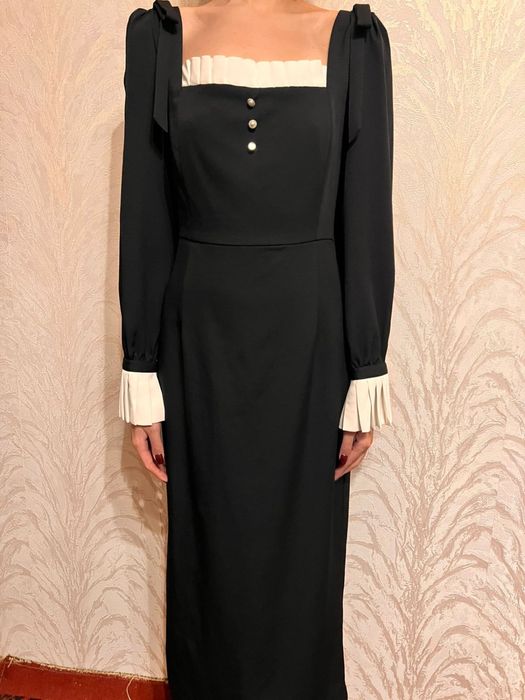 Женское вечернее платье