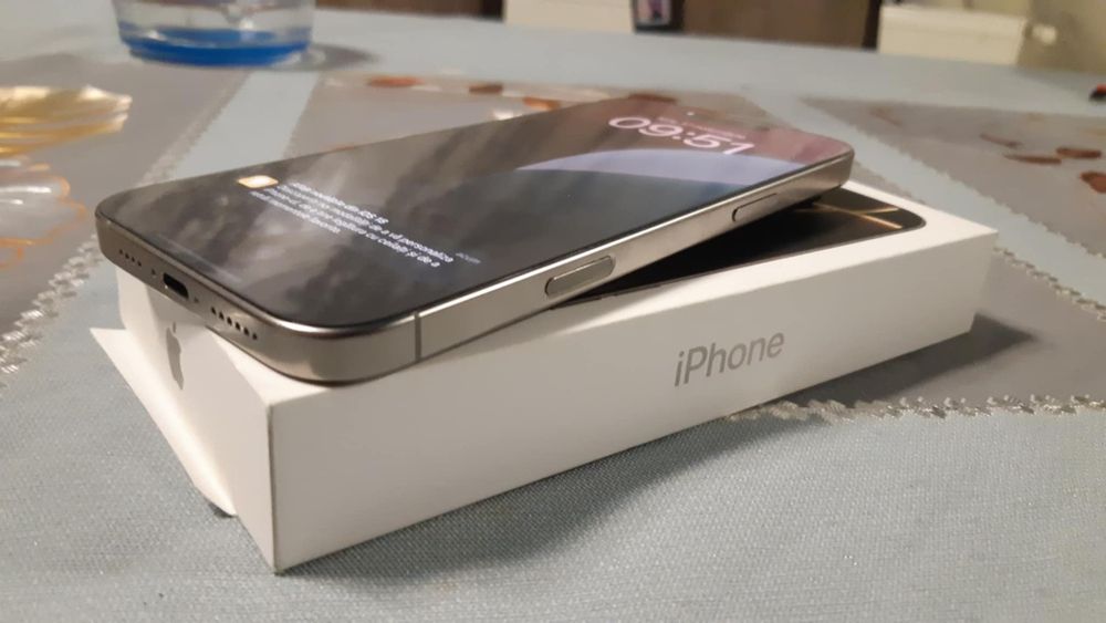 Vând/schimb iphone 16 pro max 256 natural titanium