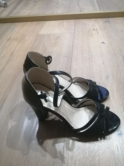 Sandale pentru femei