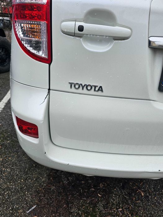 Тойота РАВ 4 2012