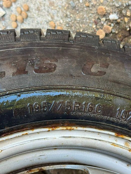 Roata 195/75/R16C cu anvelopa Dunlop iarna