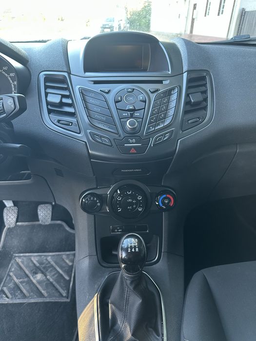 Ford Fiesta, An 2017, cu Clima, Recent adusa, Model Titanium