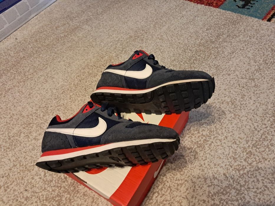 Pantofi sport Nike bleumarin cu rosu