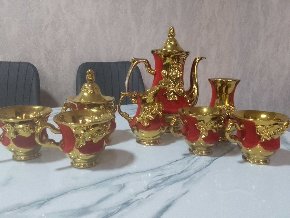 Чиройли сервиз сотилади