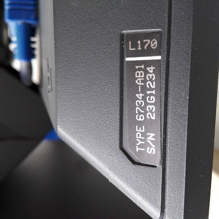 Винтажный музейный монитор 17" IBM ThinkVision