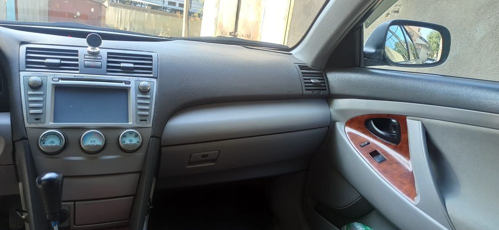 Тойота камри   40.          .