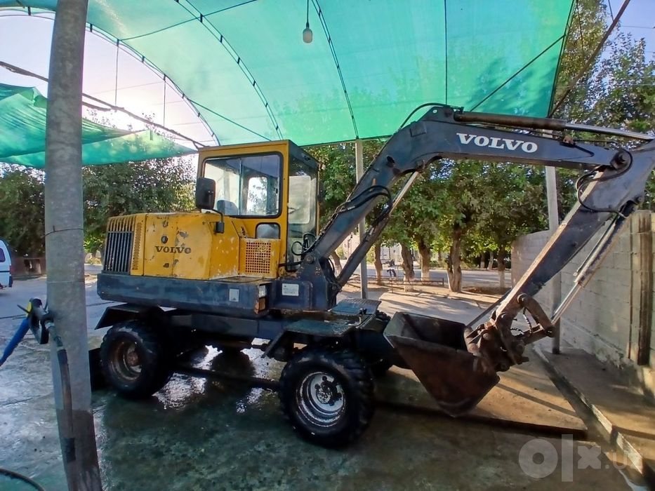 Ekskovator VOLVO 55-talik sotilyapti, toza koreya