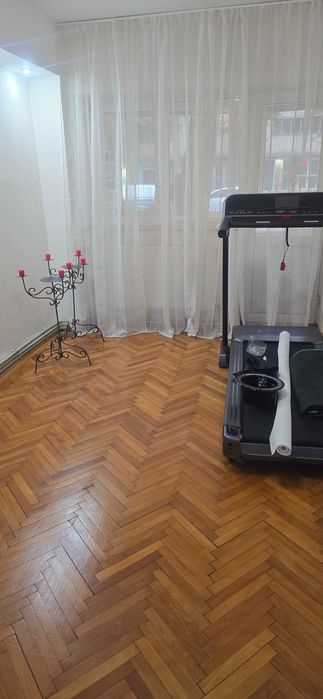 apartament cu 3 camere pretabil spatiu comercial