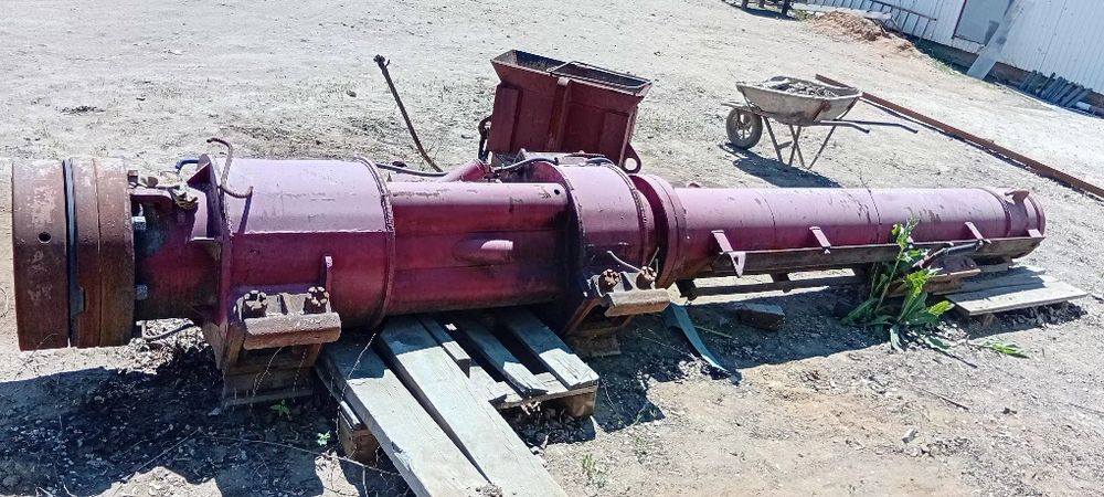 Дизельный трубчатый сваебойный молот