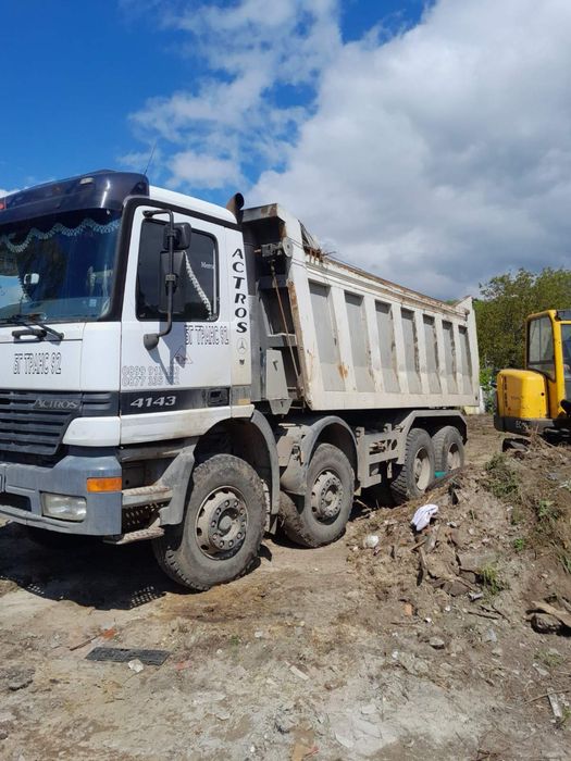 Продавам камион Мерцедес