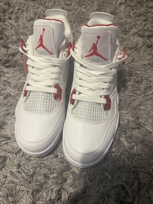 Jordan 4 metallic red marime 43