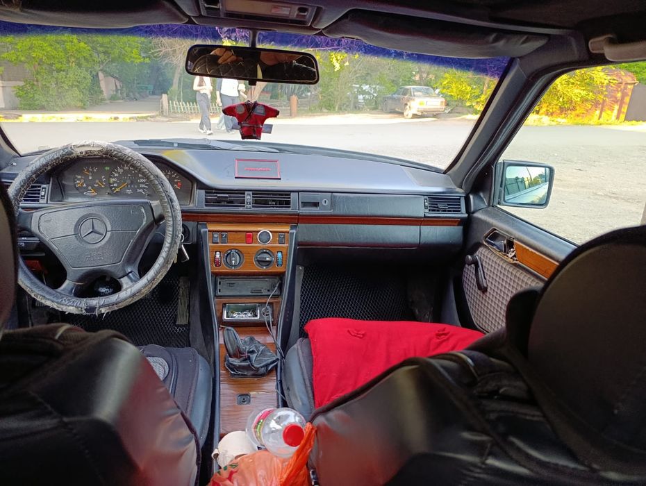 Мерседес 124 кузов 2.2 объем