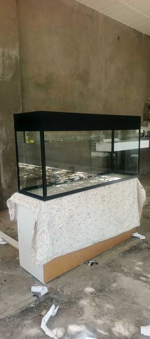 Akvarium 200L sotiladi