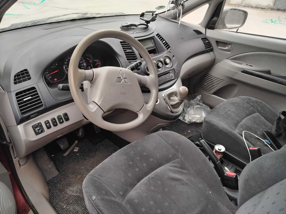 Mitsubishi Grandis 2.4i 165к.с. на части