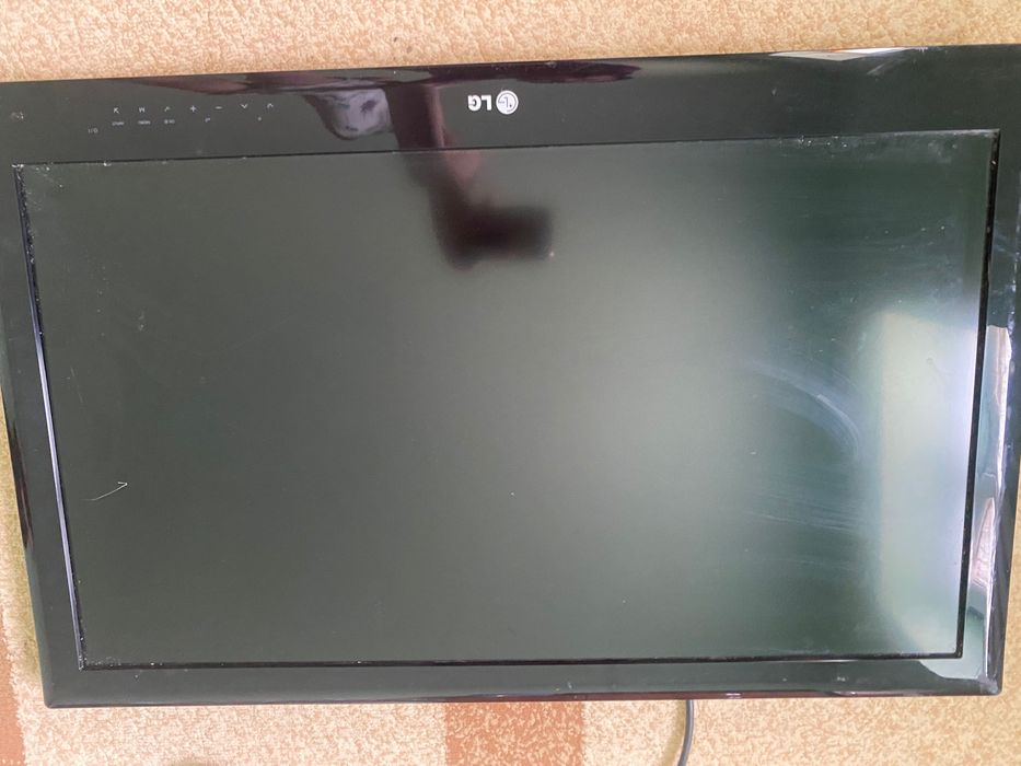 Продам телевизор lg
