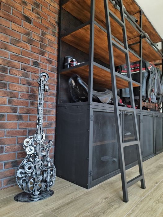 Comoda și raft stil industrial pentru moto sau dressing cu scara