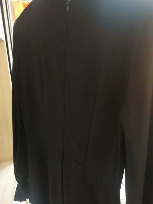 Rochie fabricata in România cu guler inalt