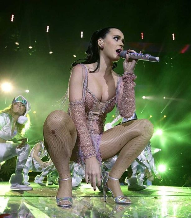 Дамски чорапогащник на малки ромбчета с диамантени камъчета