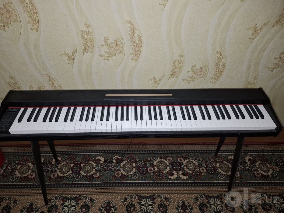 Elektron pianino sotiladi. 88 ta klavish